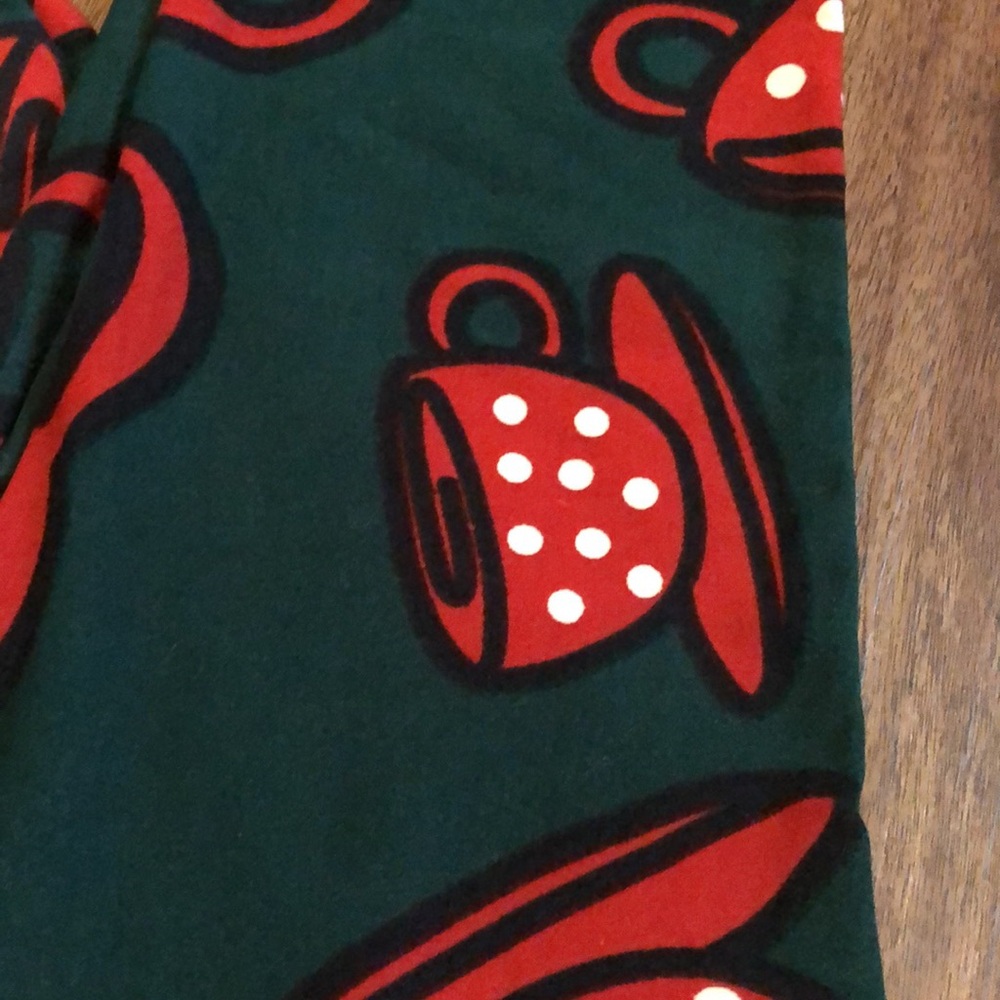 Red and Green Teapot Patterned Leggings - Picture 3 of 4